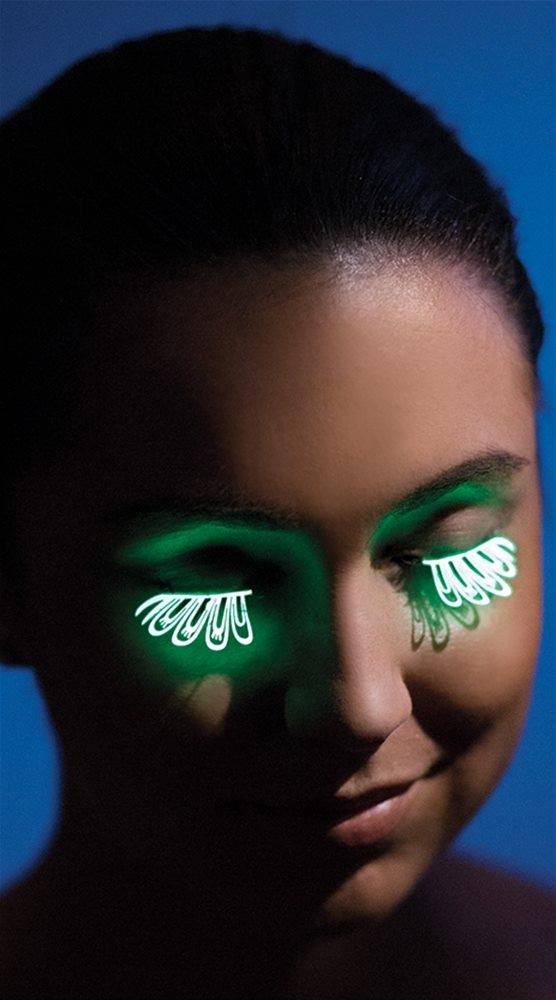 Picture of Glow in the Dark Flower Petal Eyelashes