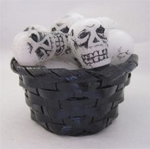 Picture of Simmering Skull Heads Licorice Scented Wax